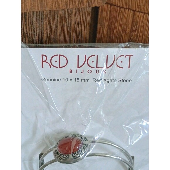 Red Velvet Bijoux Red Agate Stone Silver Tone Cuff Bracelet New - Picture 3 of 4